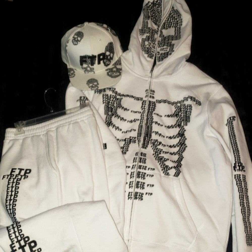 NWOT #FTP SKELETON SWEATSUIT.LARGE FULL ZIP WITH HAT 7 1/4 #FUCT # G59
